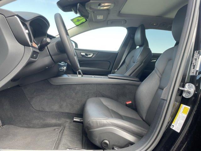 2025 Volvo V60 Cross Country B5 AWD Plus