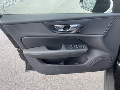 2025 Volvo V60 Cross Country B5 AWD Plus