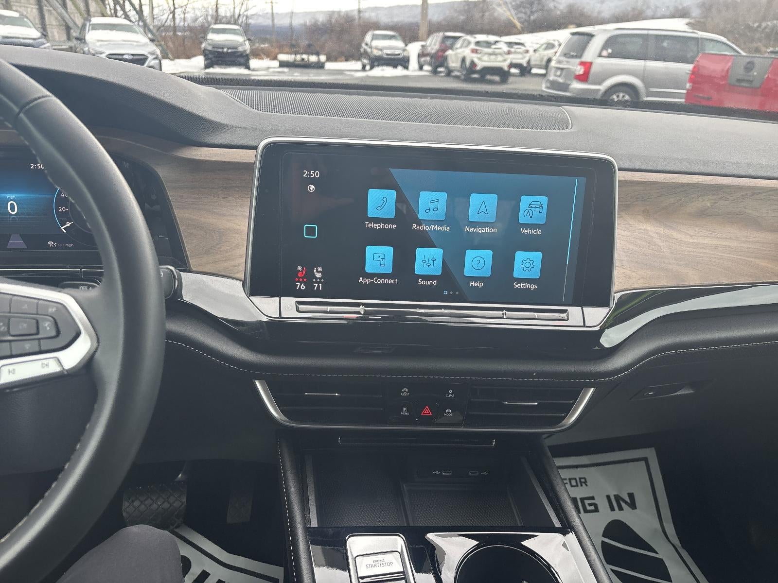 2024 Volkswagen Atlas 2.0T SE w/Technology 4MOTION