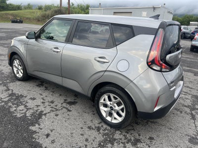 2024 Kia Soul LX IVT