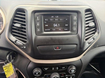 2017 Jeep Cherokee Altitude 4x4 *Ltd Avail*