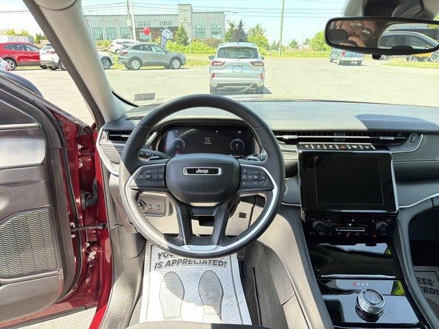 2023 Jeep Grand Cherokee L Laredo 4x4