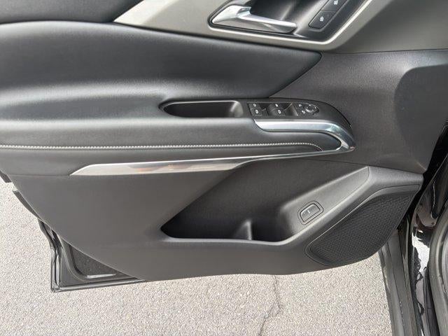 2025 Chevrolet Traverse LT w/2LT