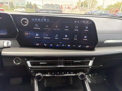 2025 Chevrolet Traverse LT w/2LT