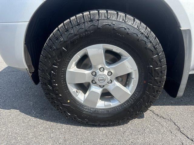 2012 Nissan Frontier 4WD Crew Cab SWB Auto SV