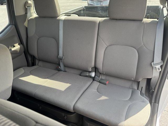 2012 Nissan Frontier 4WD Crew Cab SWB Auto SV