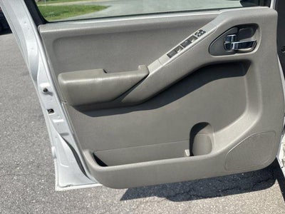 2012 Nissan Frontier 4WD Crew Cab SWB Auto SV