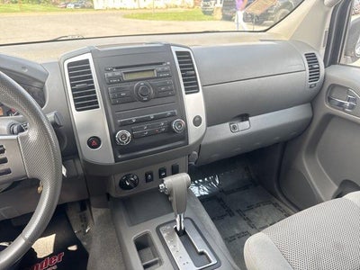 2012 Nissan Frontier 4WD Crew Cab SWB Auto SV