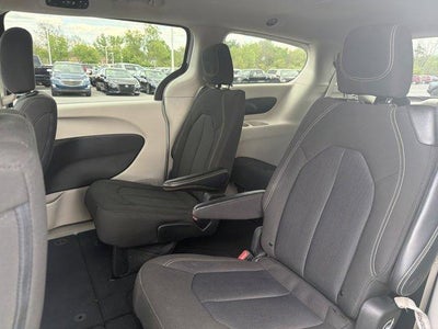 2023 Chrysler Voyager LX FWD