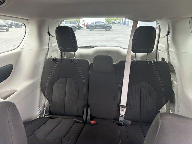 2023 Chrysler Voyager LX FWD
