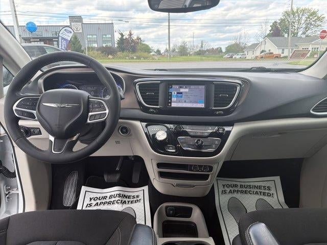 2023 Chrysler Voyager LX FWD