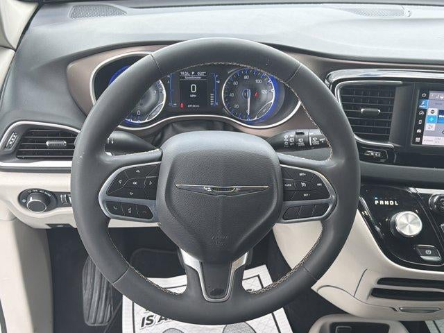 2023 Chrysler Voyager LX FWD