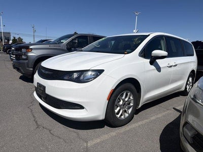 2023 Chrysler Voyager LX FWD
