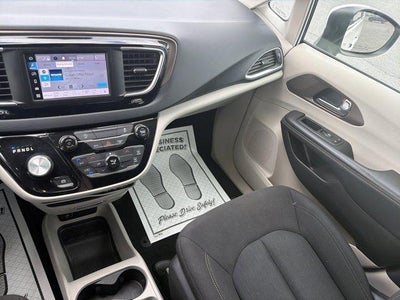 2023 Chrysler Voyager LX FWD