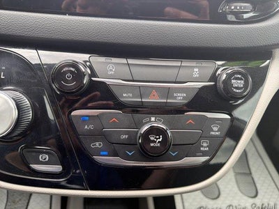 2023 Chrysler Voyager LX FWD
