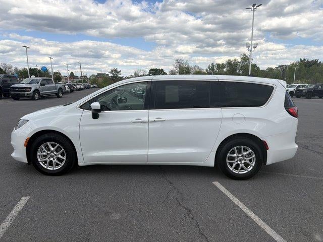 2023 Chrysler Voyager LX FWD