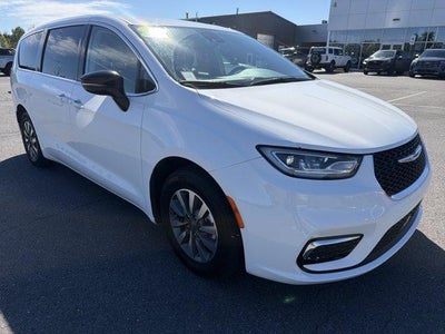 2024 Chrysler Pacifica Hybrid Select FWD