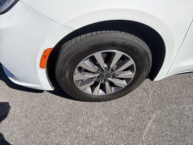 2024 Chrysler Pacifica Hybrid Select FWD