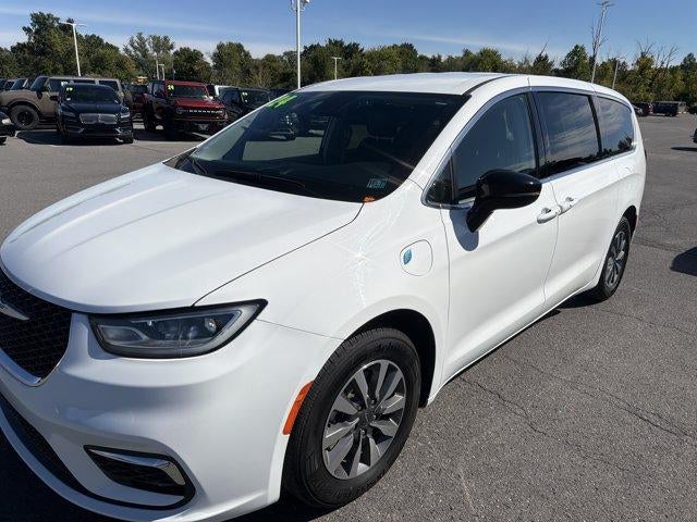 2024 Chrysler Pacifica Hybrid Select FWD