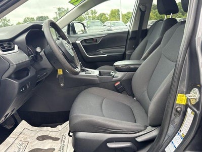 2020 Toyota RAV4 LE AWD (Natl)