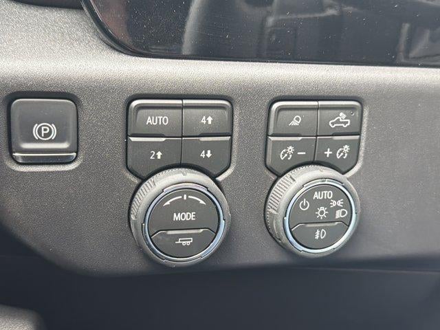 2026 Chevrolet Silverado 1500 Crew Cab Short Box 4-Wheel Drive LT Trail Boss