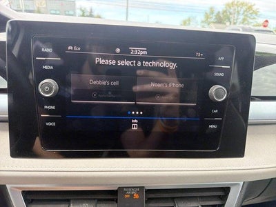 2025 Volkswagen Taos SE 4MOTION