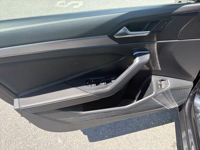 2024 Volkswagen Jetta SE Auto