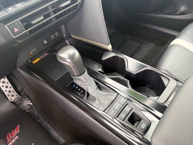 2025 Toyota Camry SE (SE)