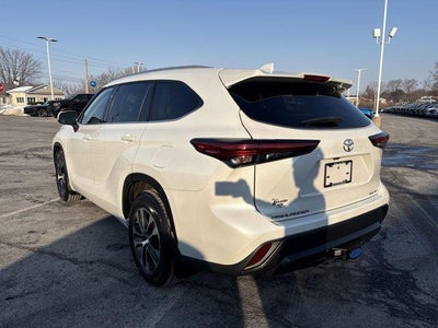 2022 Toyota Highlander XLE AWD (Natl)