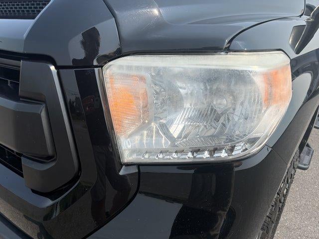 2016 Toyota Tundra 4WD Truck 4WD CrewMax Short Bed 5.7L SR5 (SE)
