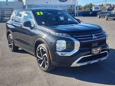 2023 Mitsubishi Outlander SE Special Edition FWD