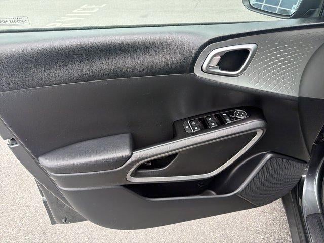 2024 Kia Soul LX IVT