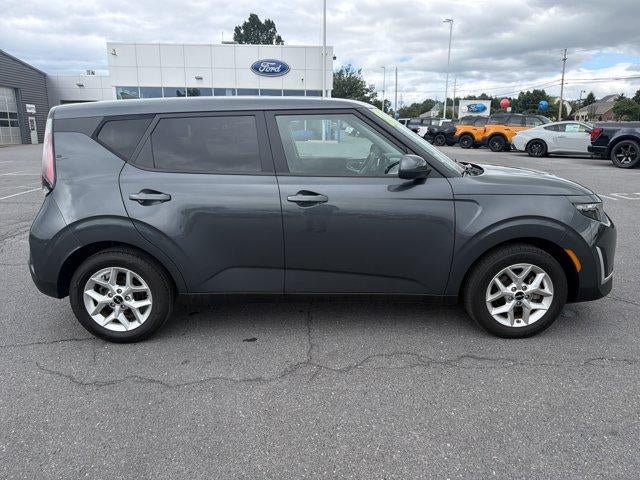 2024 Kia Soul LX IVT