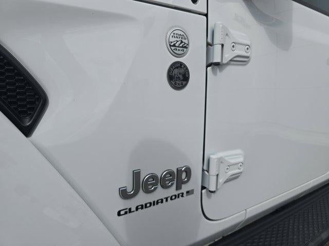 2023 Jeep Gladiator Overland 4x4 *Ltd Avail*