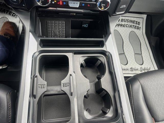 2025 Ford Super Duty F-350 DRW LARIAT 4WD Crew Cab 8' Box