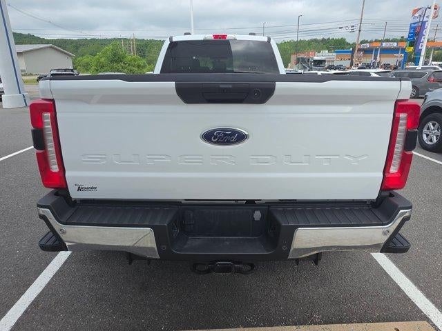 2024 Ford Super Duty F-450 DRW XLT 4WD Crew Cab 8' Box