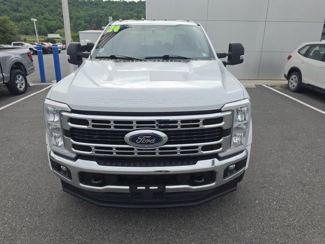 2024 Ford Super Duty F-450 DRW XLT 4WD Crew Cab 8' Box