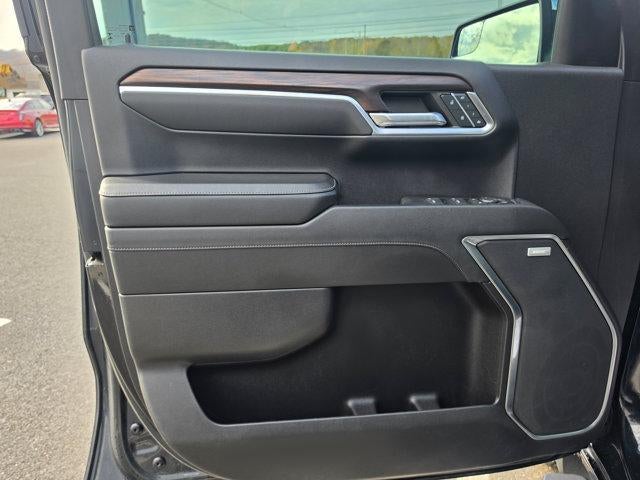 2022 GMC Sierra 1500 Crew Cab Short Box 4-Wheel Drive SLT