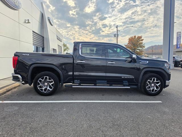2022 GMC Sierra 1500 Crew Cab Short Box 4-Wheel Drive SLT