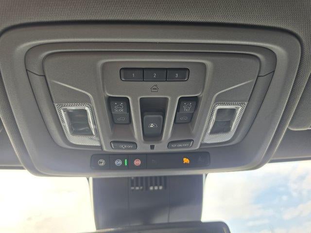 2022 GMC Sierra 1500 Crew Cab Short Box 4-Wheel Drive SLT