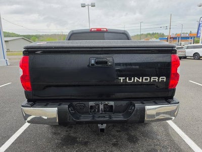 2016 Toyota Tundra 4WD Truck 4WD CrewMax Short Bed 5.7L SR5 (SE)
