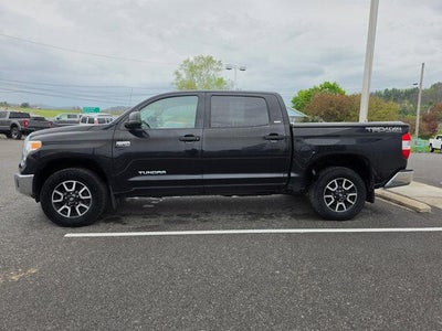 2016 Toyota Tundra 4WD Truck 4WD CrewMax Short Bed 5.7L SR5 (SE)