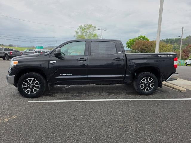 2016 Toyota Tundra 4WD Truck 4WD CrewMax Short Bed 5.7L SR5 (SE)