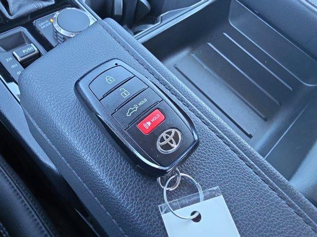 2023 Toyota Tundra 4WD 4WD SR5 CrewMax 5.5' Bed (SE)