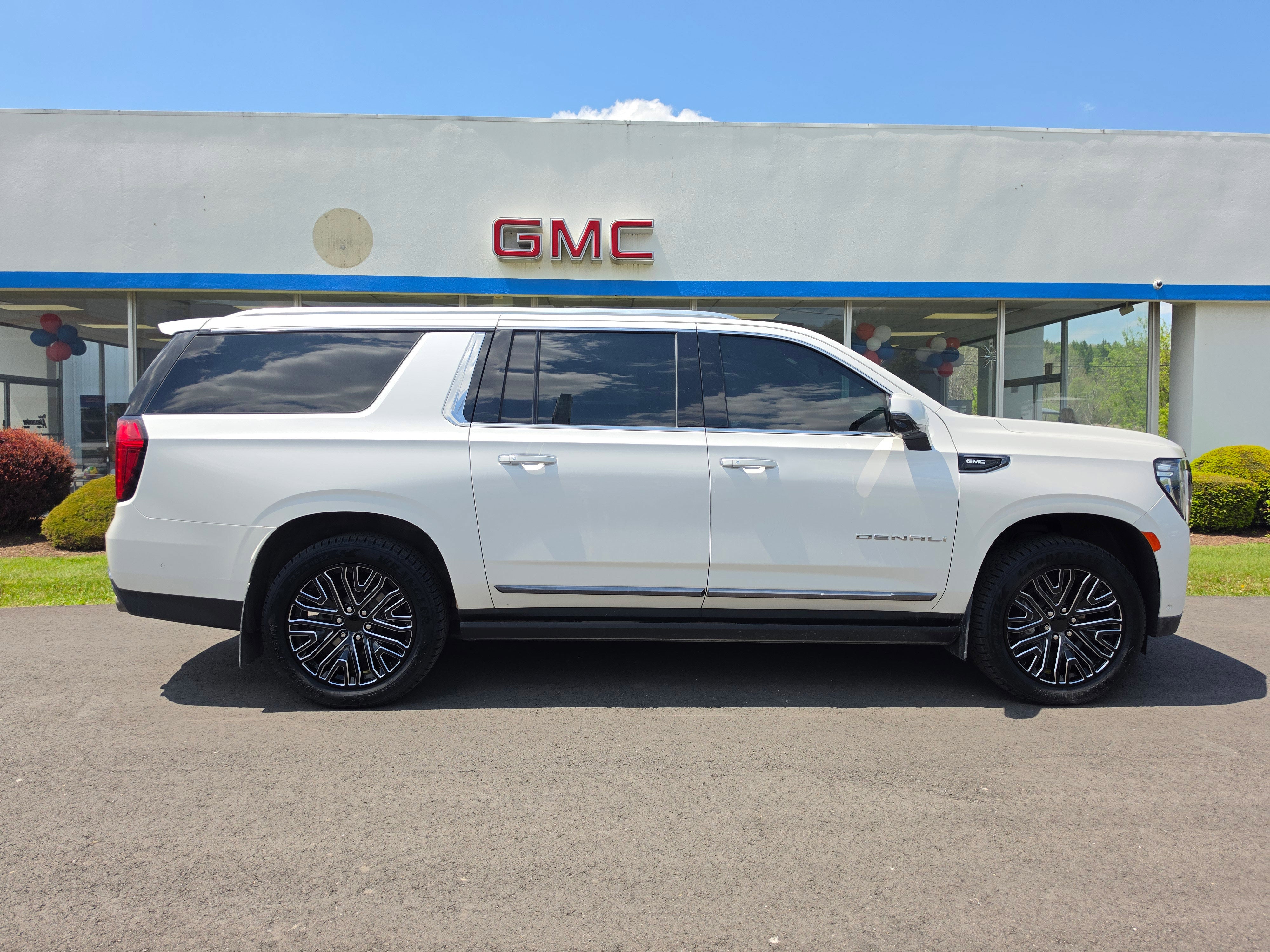 2023 GMC Yukon XL Denali Ultimate