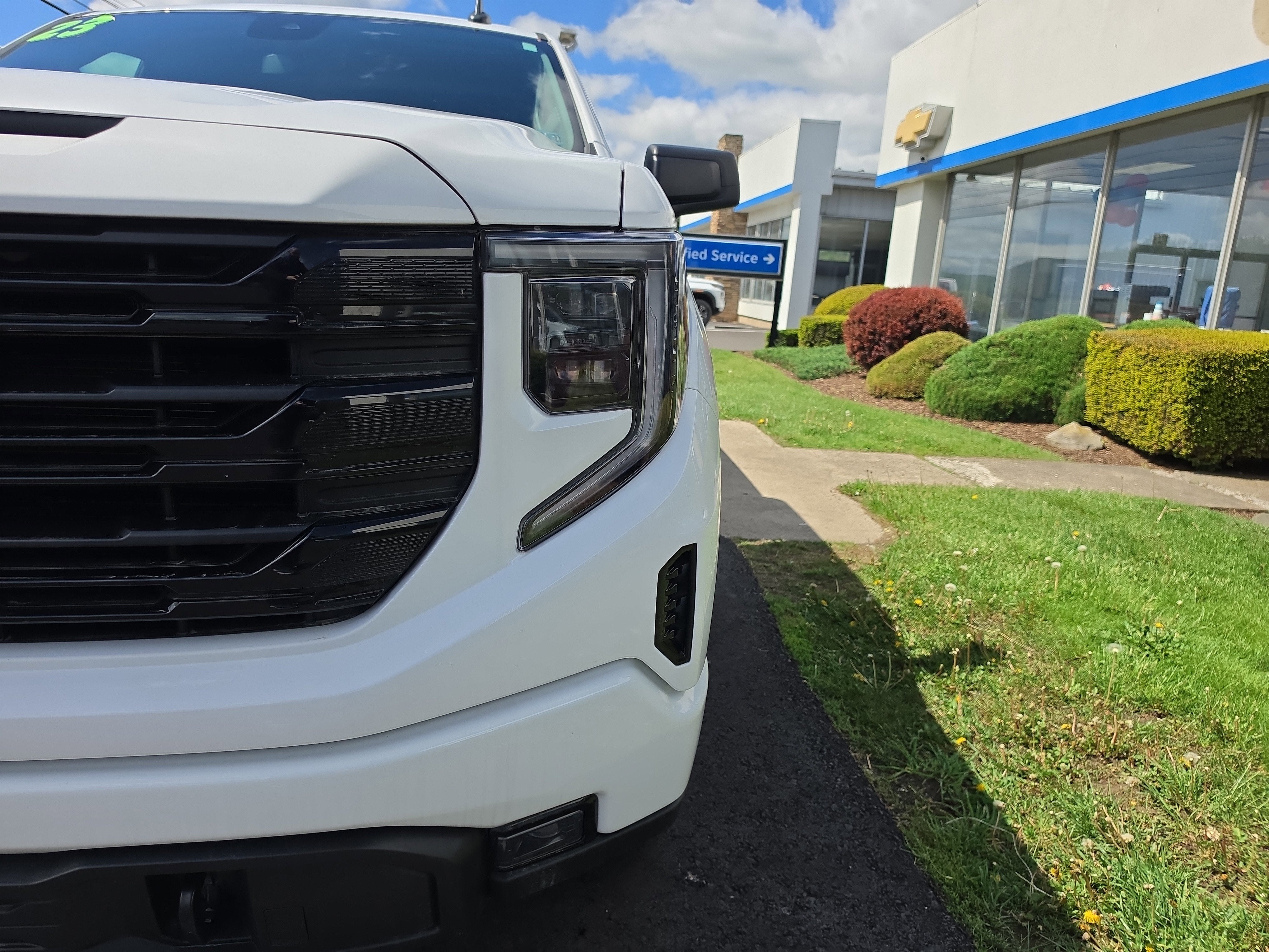 2023 GMC Sierra 1500 Elevation