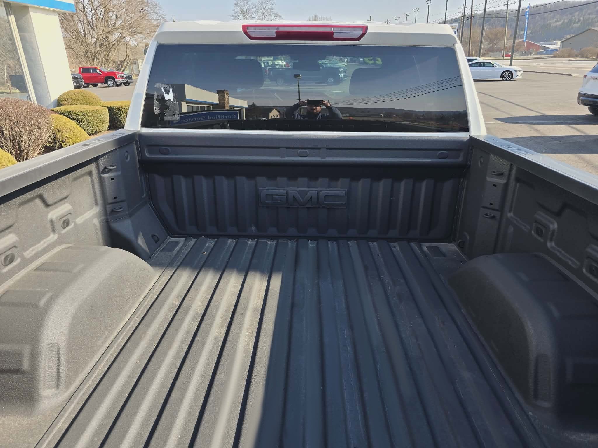 2025 GMC Sierra 1500 AT4