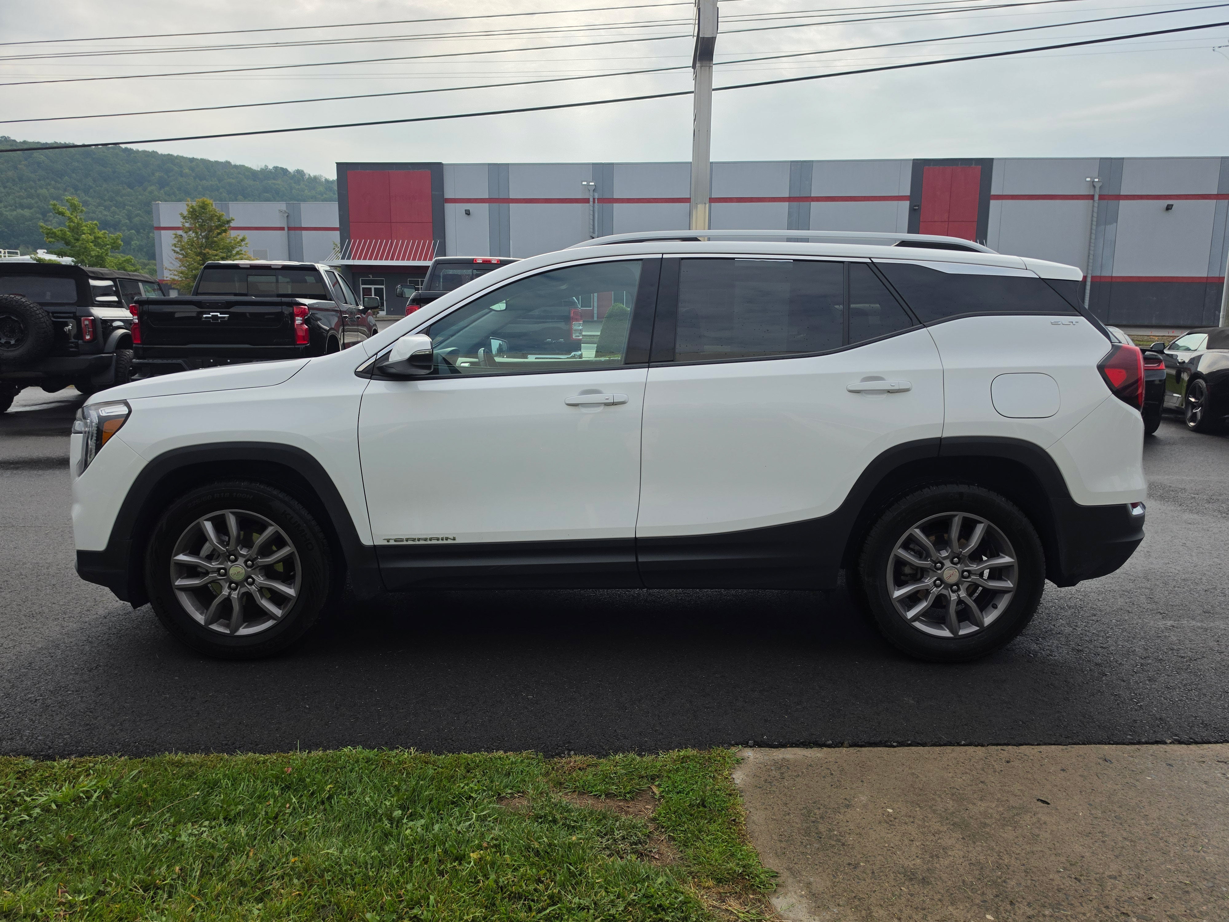 2024 GMC Terrain SLT