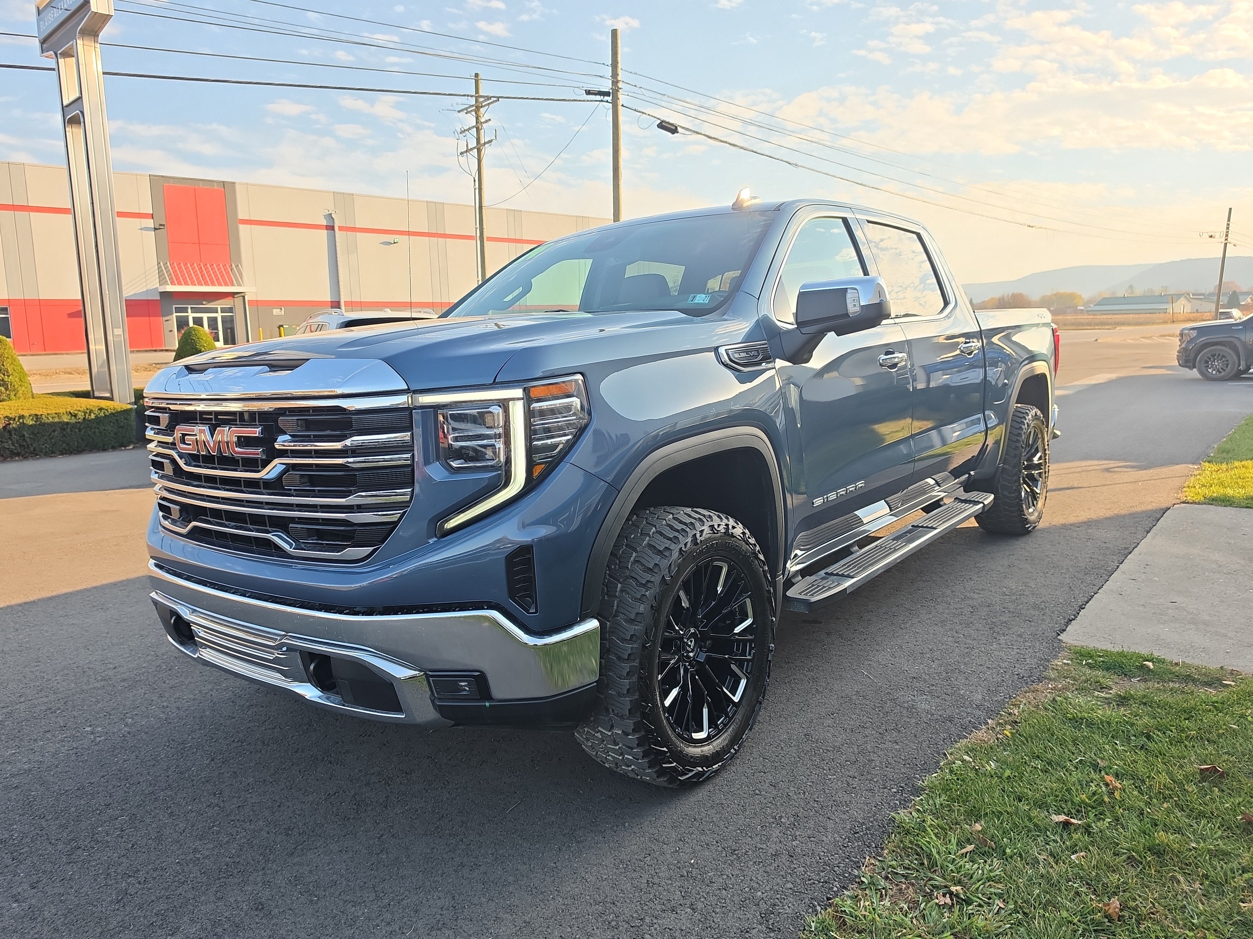 2024 GMC Sierra 1500 SLT