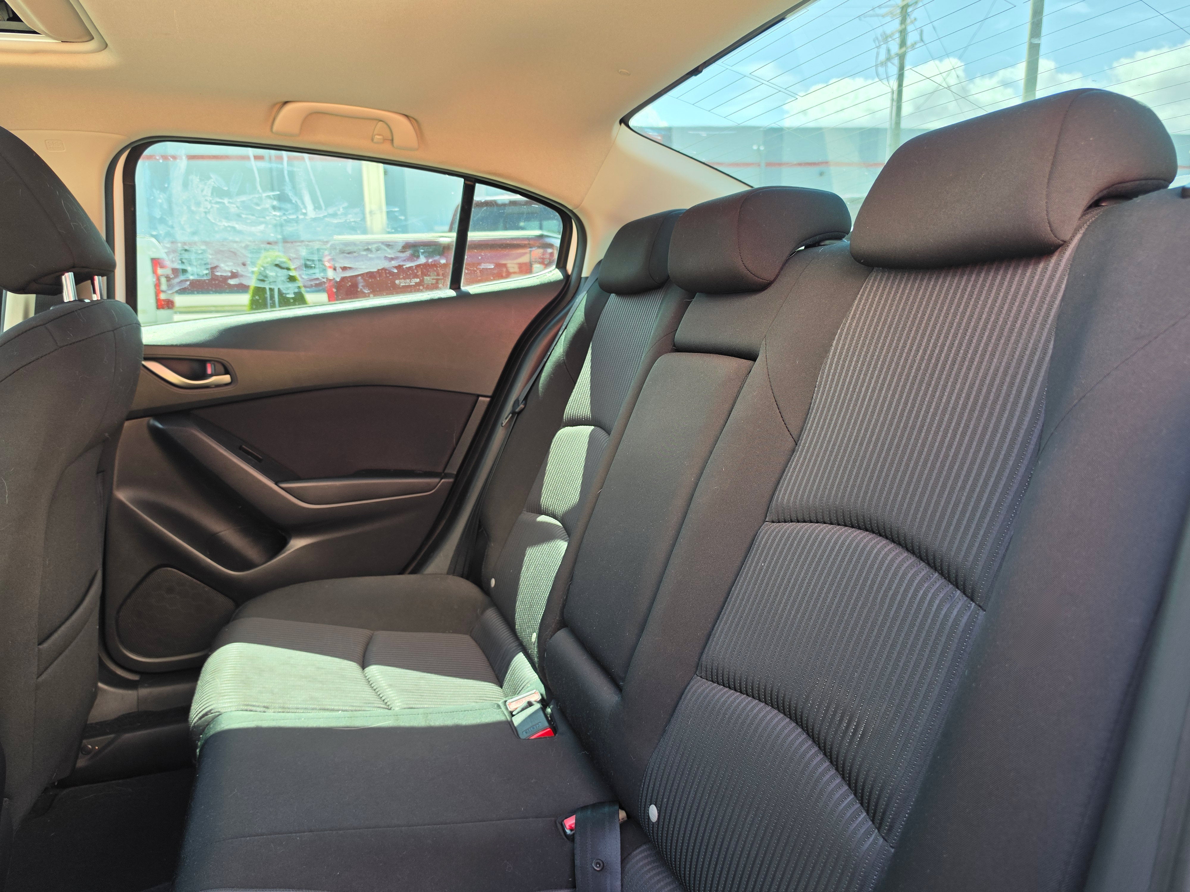 2015 Mazda Mazda3 i Touring